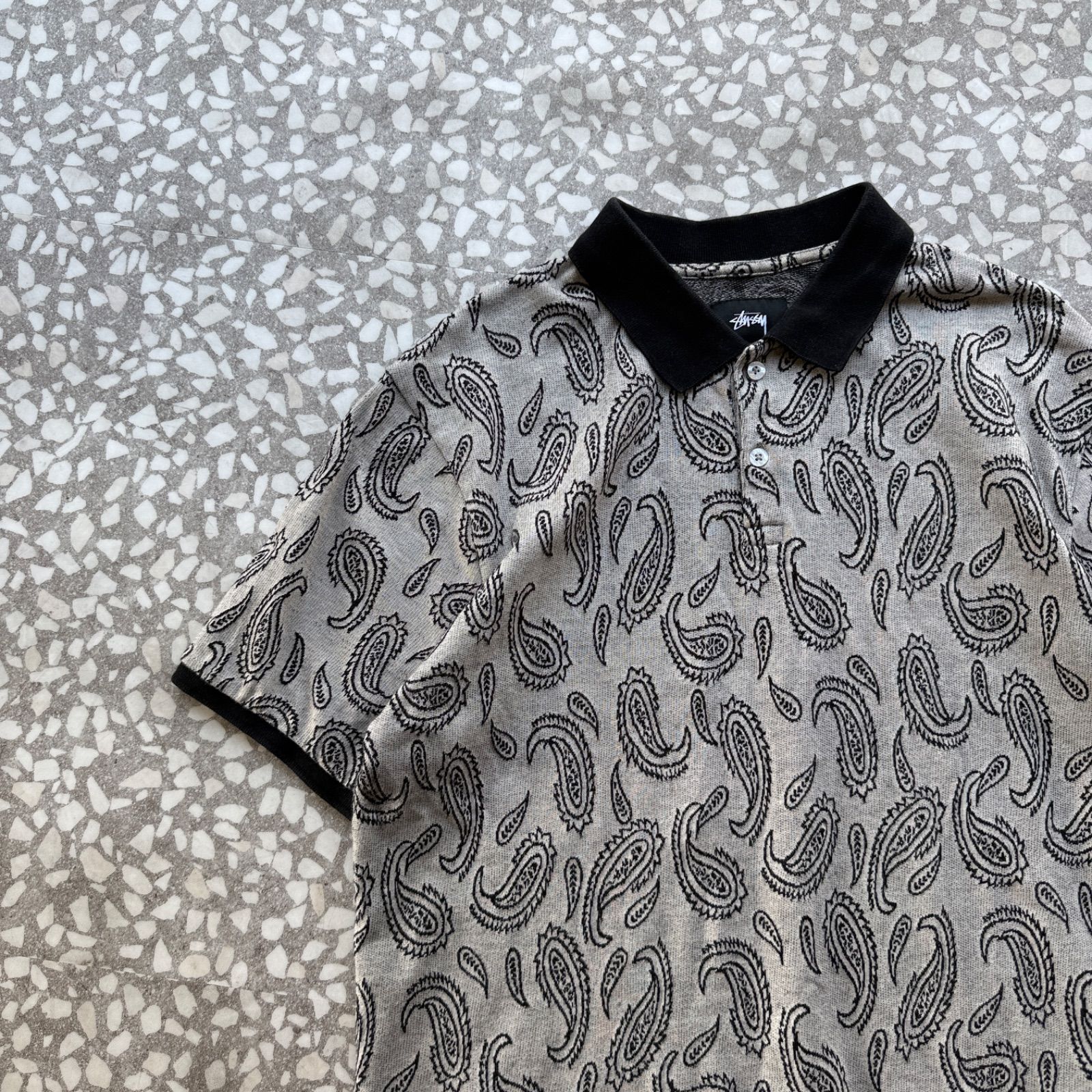 STUSSY / paisley polo sizeS 実寸S-M相当 ステューシー　総柄ペイズリー　ポロシャツ　ストリート　ニットポロ sk8 ユニセックス　ふるじょ