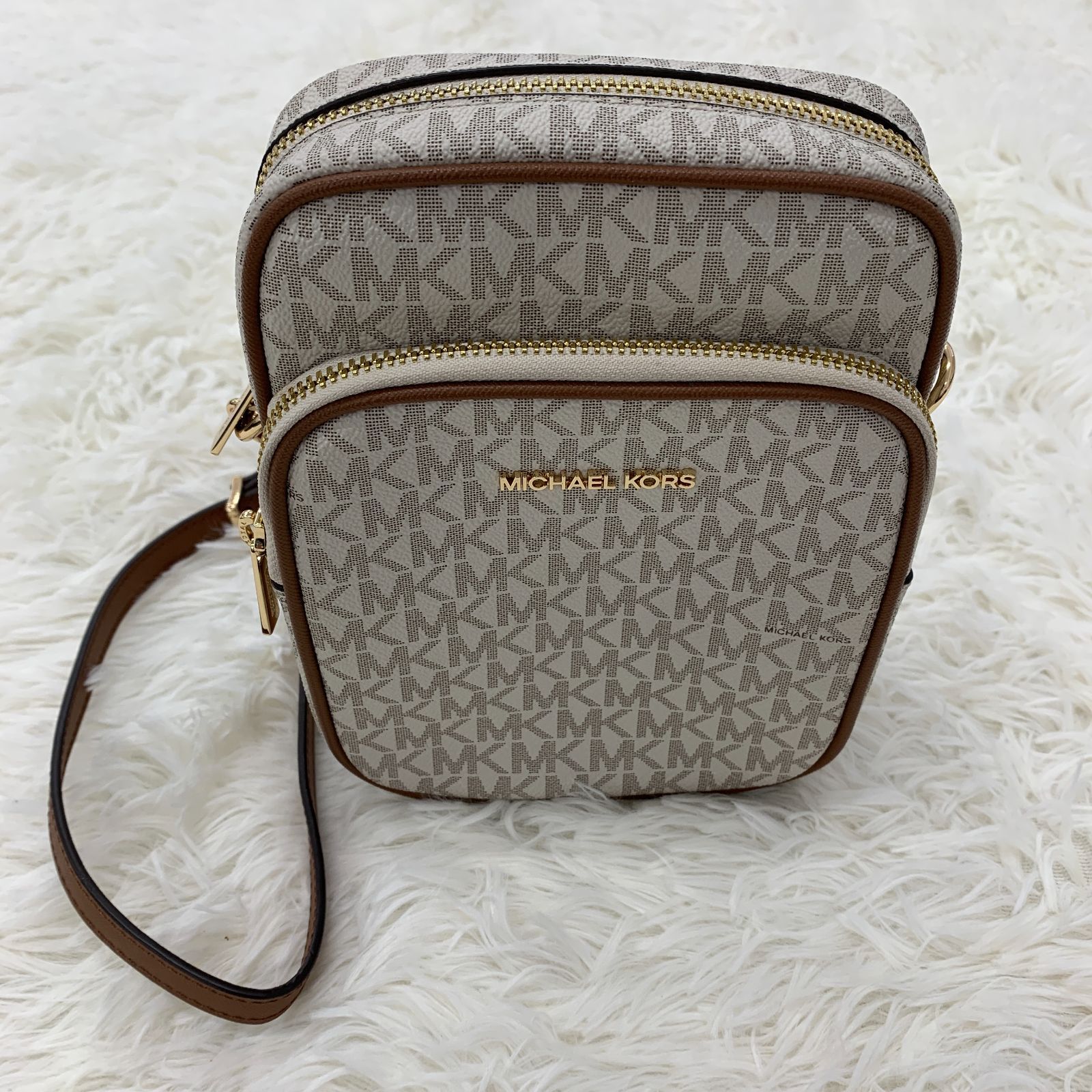 美品！MICHAEL KORS ショルダーバッグ／ MKモノグラム 総柄 ホワイト 