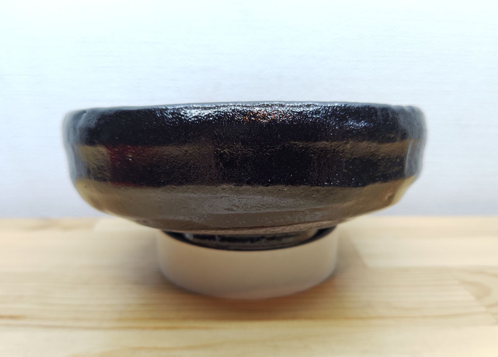 逢絢亭・新品】茶道具 茶碗 平茶碗 馬盥茶碗 楽焼 黒楽 松楽窯 紙箱
