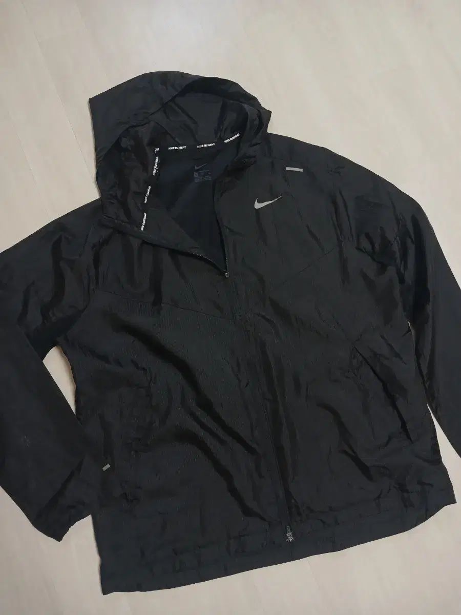 ナイキ メンズ ランニング ウィンドブレーカー フード ジャケット (XL