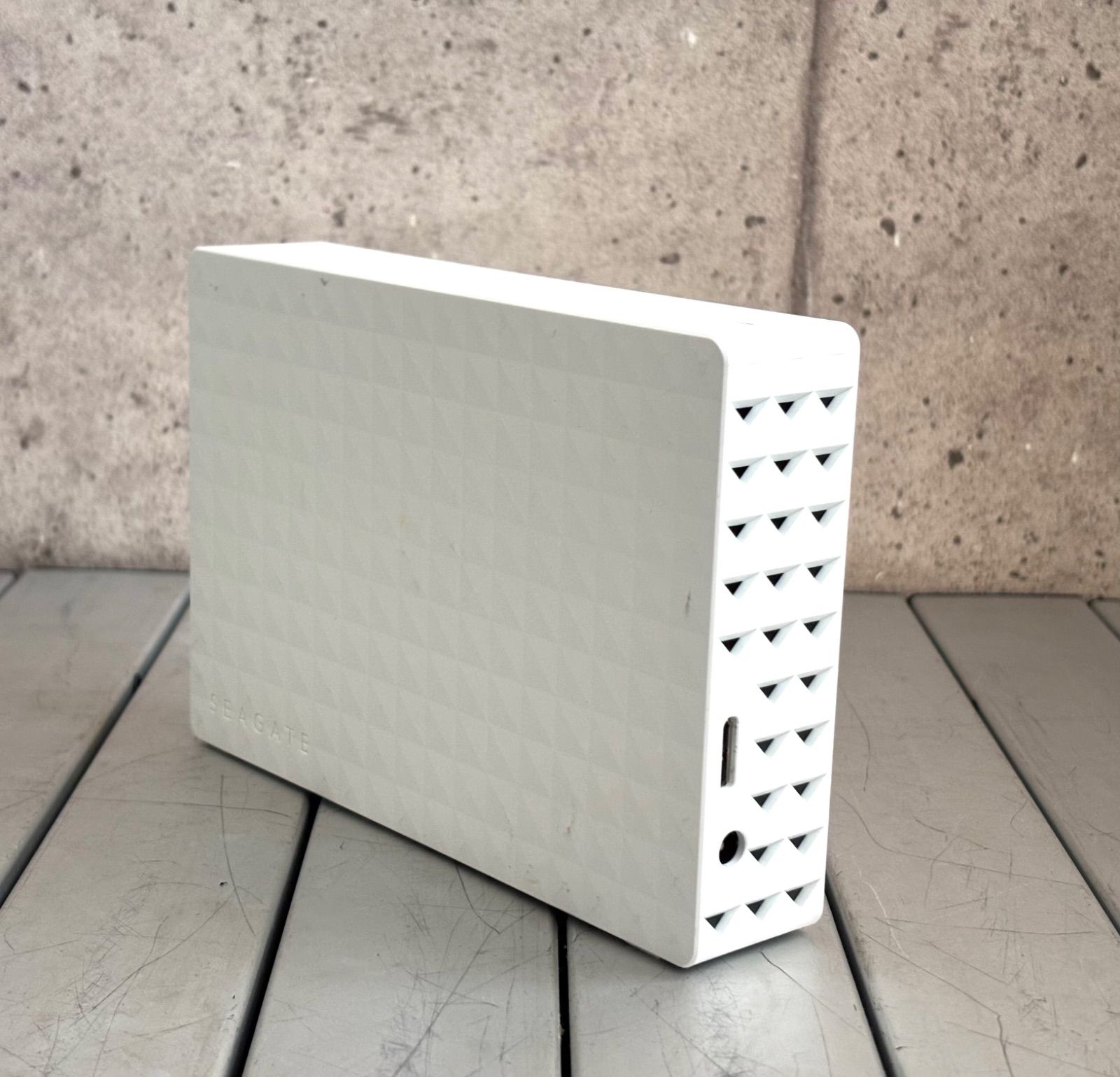 エレコム SEAGATE シーゲイト SRD0NF2 4TB ホワイト 外付け