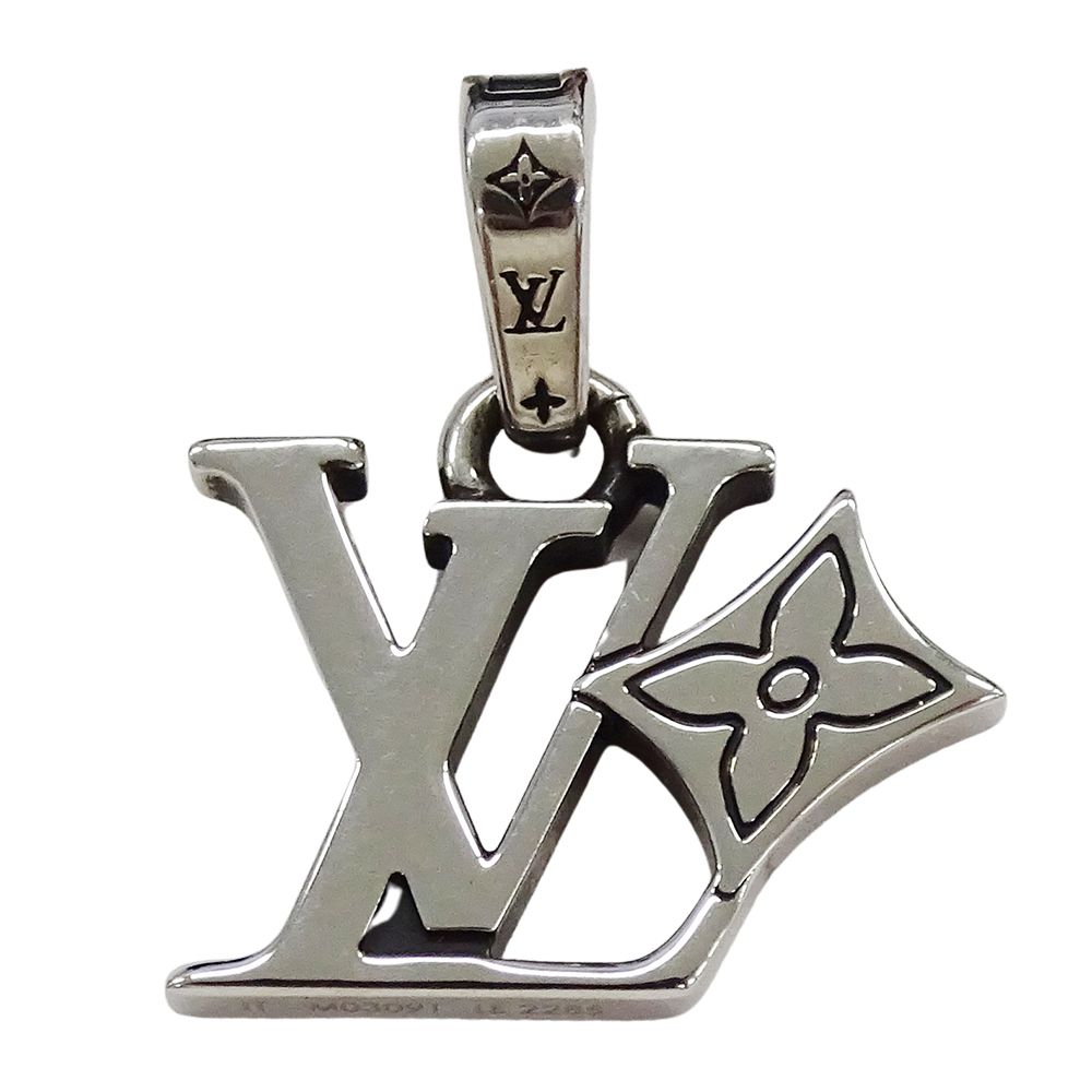 ルイ・ヴィトン LOUIS VUITTON チャーム メンズ ブランド ペンダントトップ LVフラワーチャーム シルバー M03091 LE2285 アクセサリー【中古】 ルイ・ヴィトン LOUIS VUITTON チャーム メンズ ブランド ペンダントトップ LVフラワーチャーム シルバー M03091 LE2285 アクセサリー【中古】