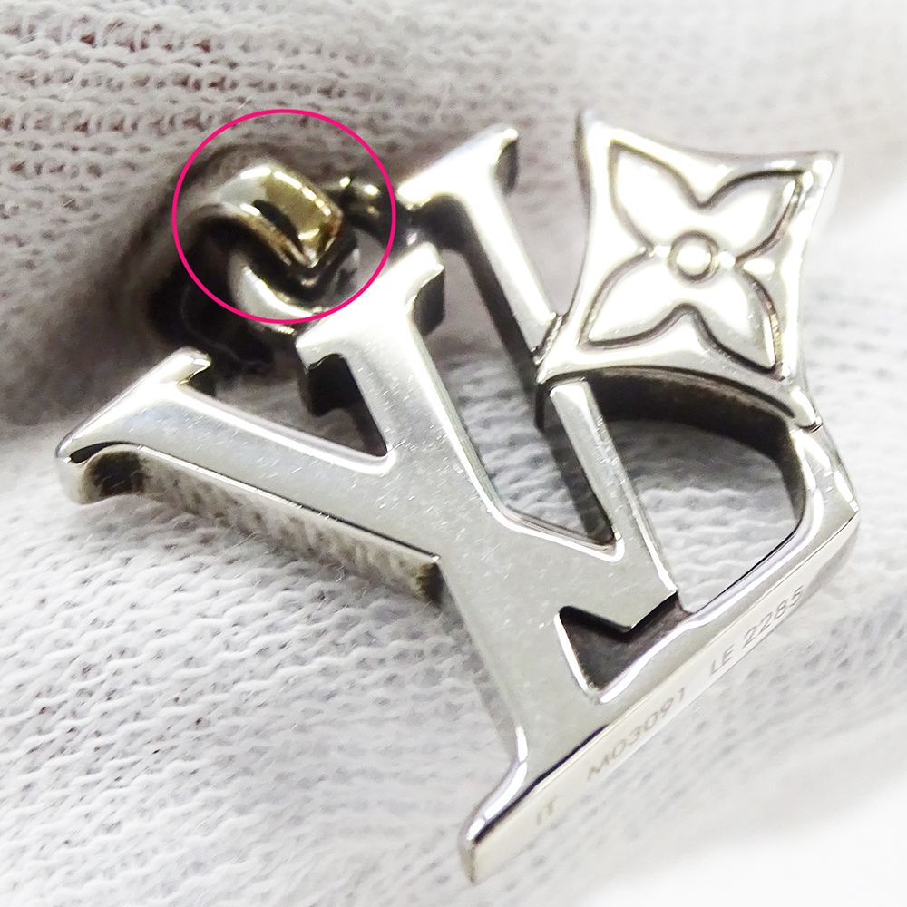 ルイ・ヴィトン LOUIS VUITTON チャーム メンズ ブランド ペンダントトップ LVフラワーチャーム シルバー M03091 LE2285 アクセサリー【中古】 ルイ・ヴィトン LOUIS VUITTON チャーム メンズ ブランド ペンダントトップ LVフラワーチャーム シルバー M03091 LE2285 アクセサリー【中古】