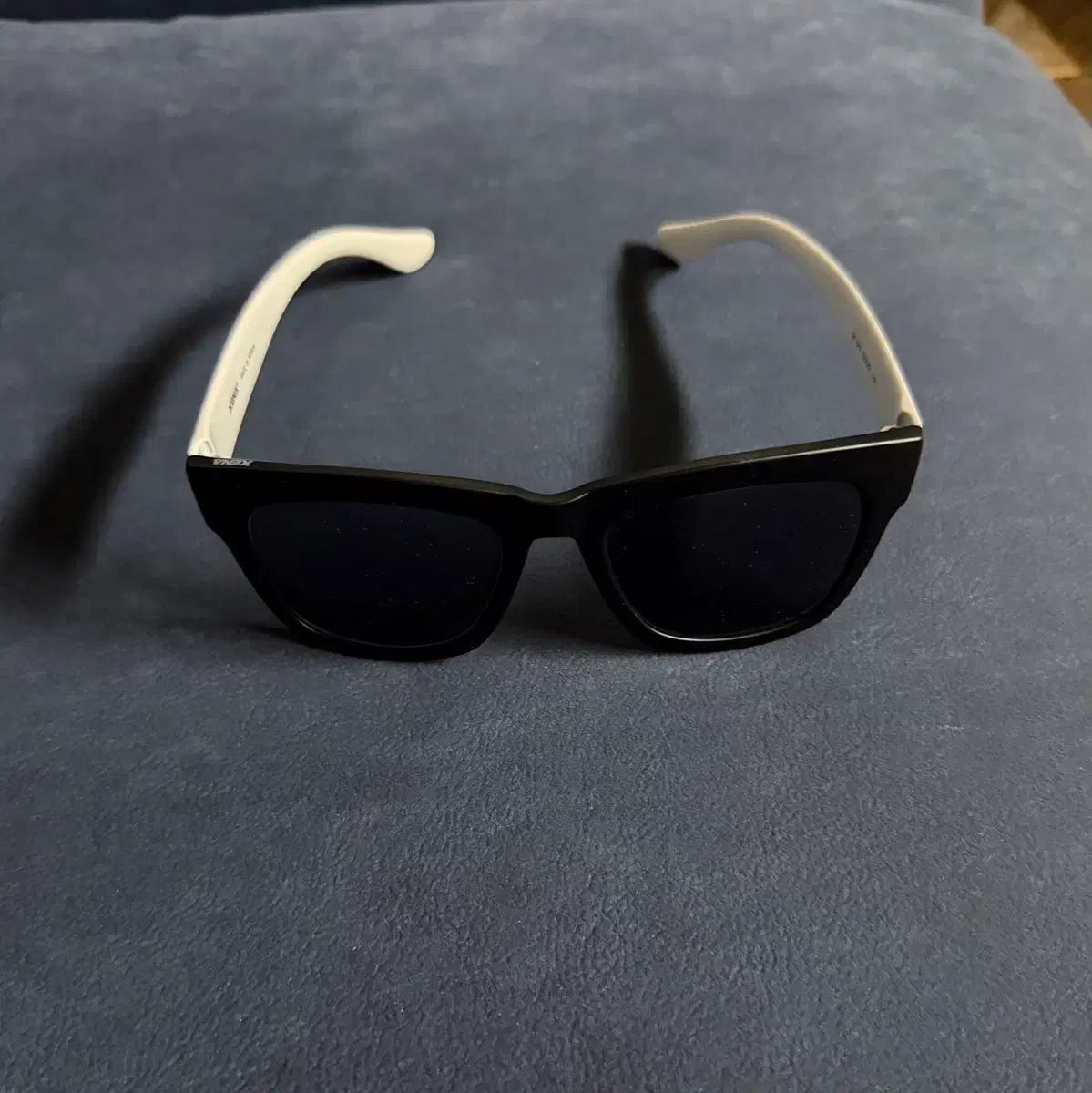 ケナ サングラス 出品