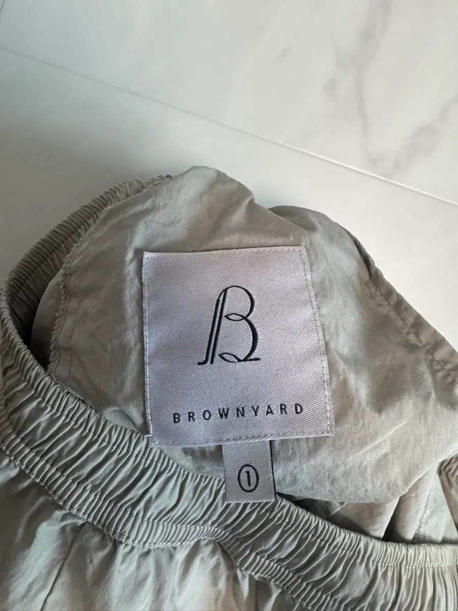 BROWNYARD ブラウンヤード ナイロン シャーリング パンツ