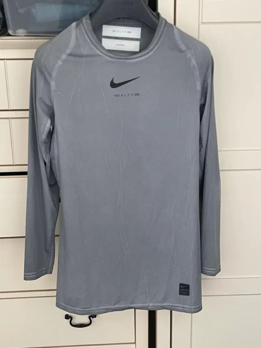 L NIKE アリクス コンプレッションTシャツ