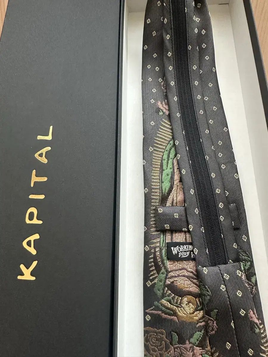 KAPITAL マリア ジッパー タイ
