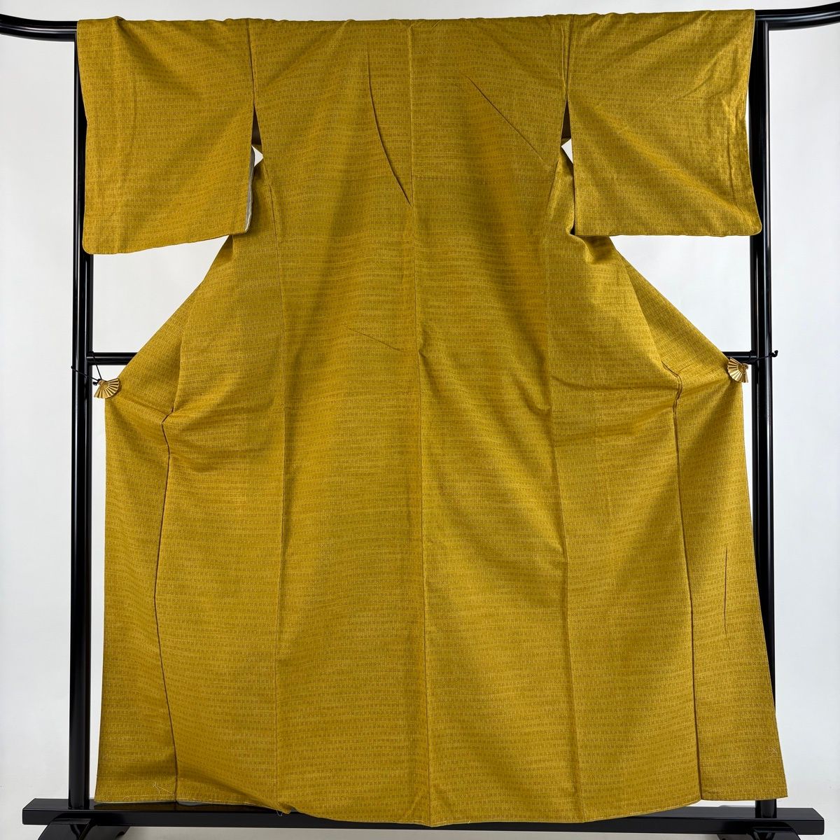 在庫一掃】 【美品】 紬 身丈161cm 裄丈66.5cm M 袷 縦縞 幾何学 黄土