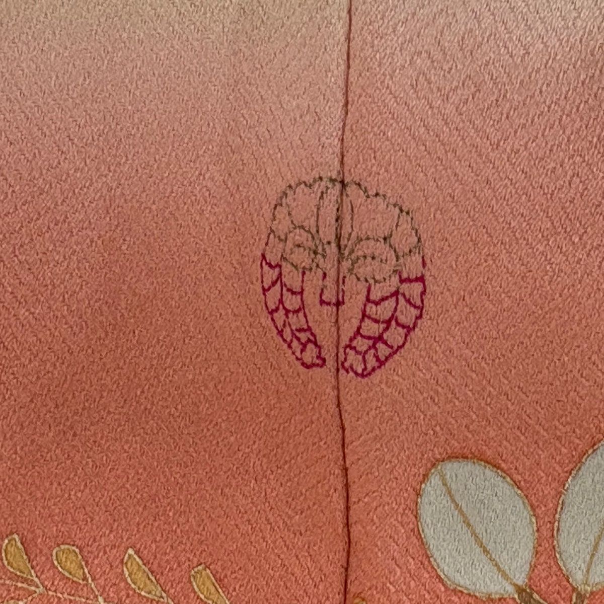美品 淡いサーモン色 小菊付け下げ 訪問着フルセット 襦袢付き裄66 M寸 在庫一掃】 訪問着 身丈159cm 裄丈65.5cm M 袷 菊 光悦垣 金彩 絞り