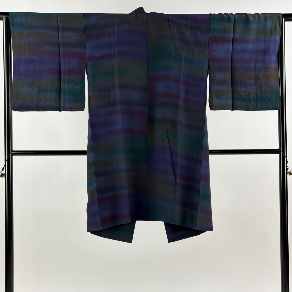 【在庫一掃】 道中着 身丈103.5cm 裄丈65.5cm M 前田仁仙 和装コート 着物衿 落款 霞 ぼかし 縮緬 紫 正絹 逸品 【中古】