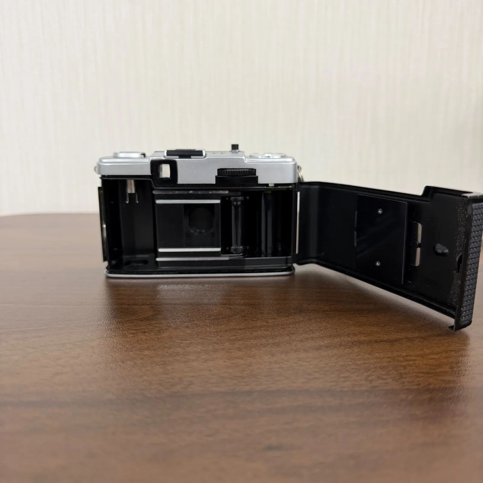 ジャンク品】OLYMPUS-PEN EE-3 フィルムカメラ - メルカリ