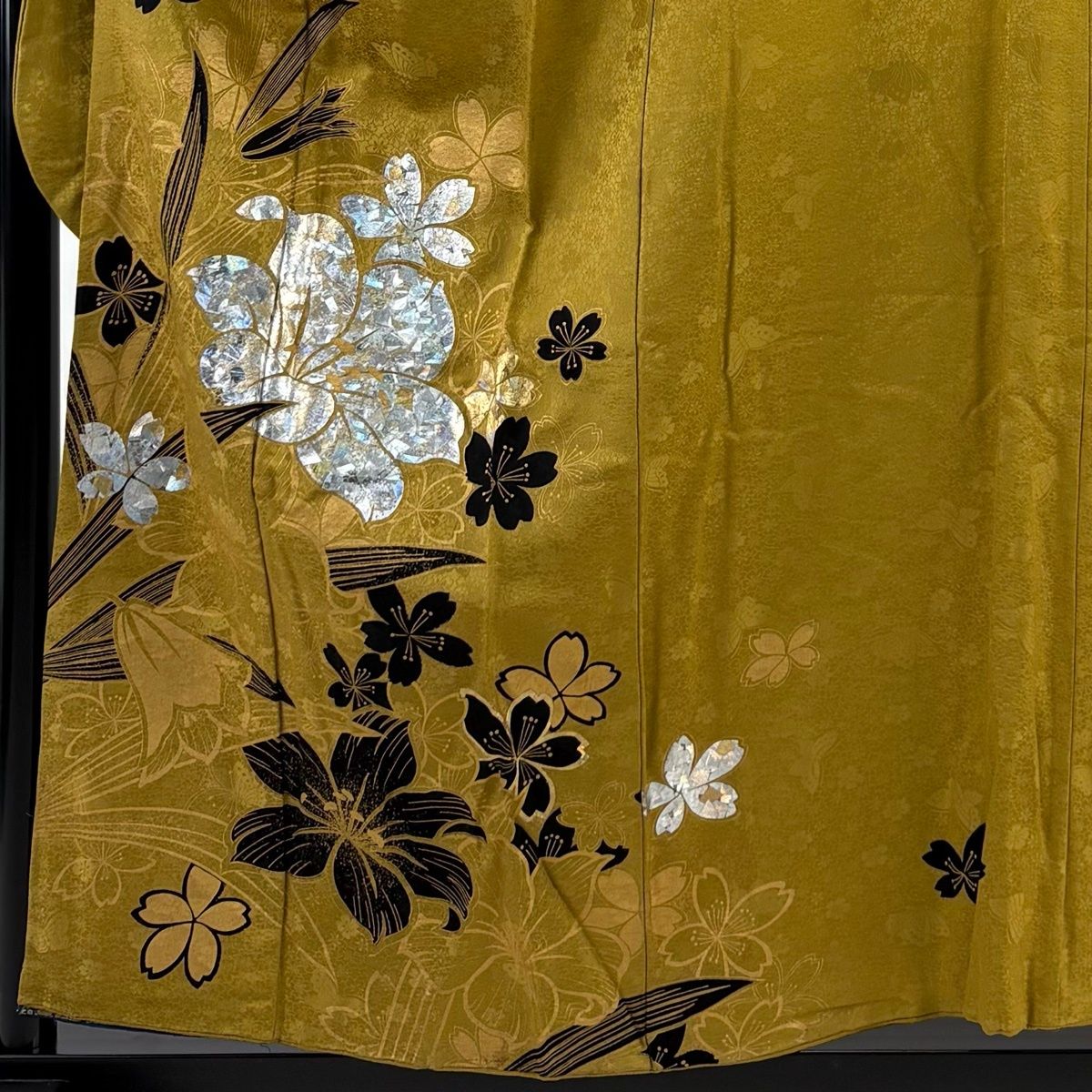 在庫一掃】 振袖 身丈155.5cm 裄丈66cm M 袷 堀省平 落款 桜 百合 金彩