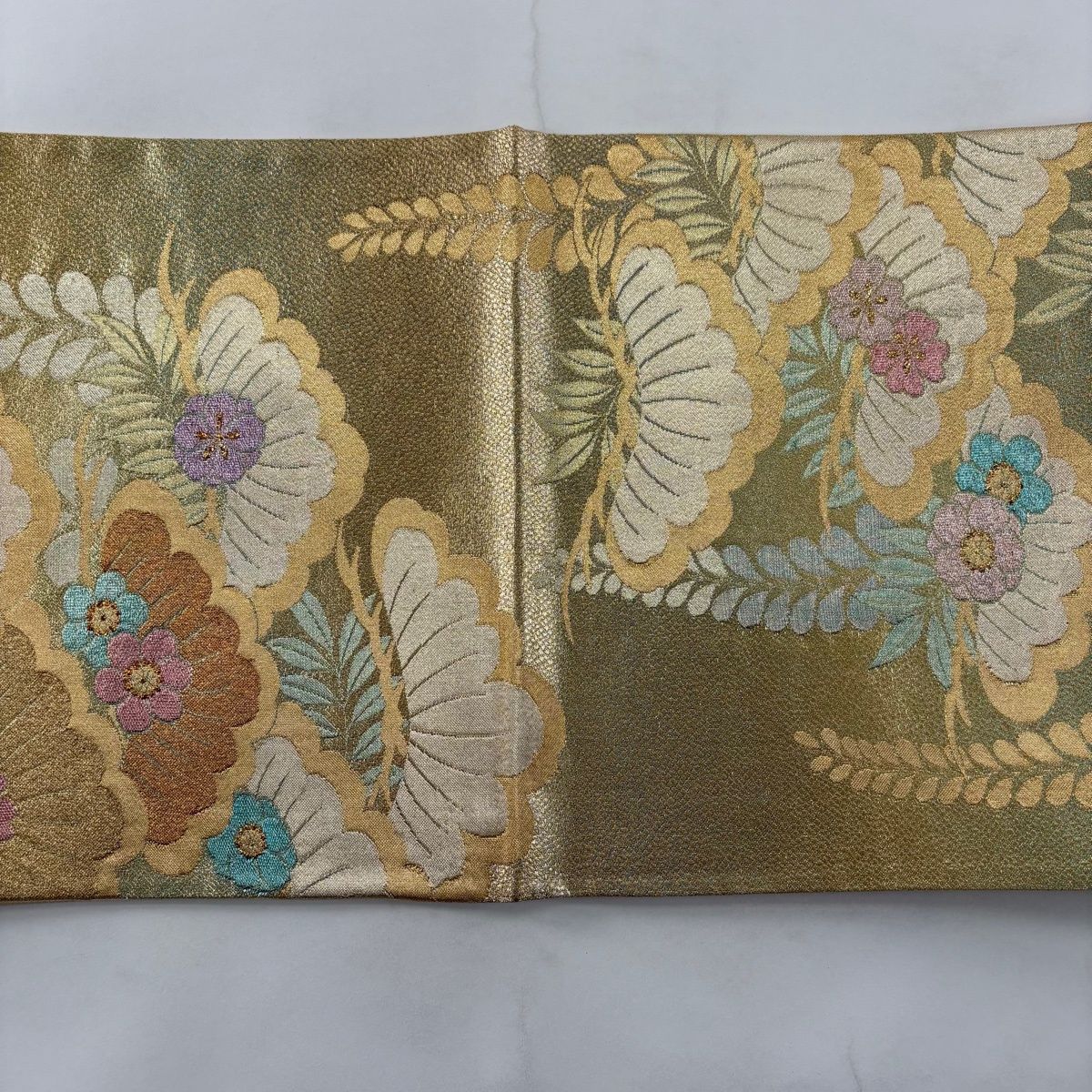 在庫一掃】 【美品】 袋帯 秀品 笠松 草花 金銀糸 箔 金色 六通 正絹