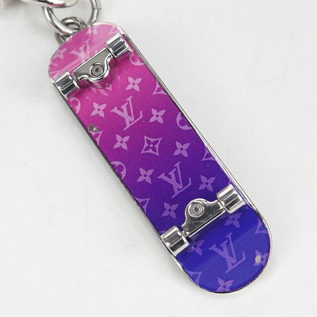 ルイヴィトン LOUIS VUITTON ビジューサック スケートボード MP3269 スケボー バッグチャーム キーホルダー メタル ブラック LOUIS VUITTON（ルイ・ヴィトン） MP3269 スケボー ビジューサック