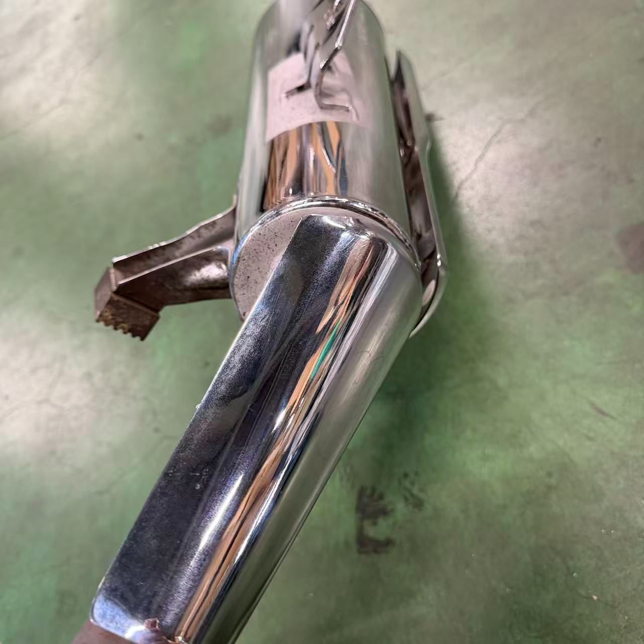 ☆中古・3営業日以内発送☆スズキGSR250純正マフラー 左右セット 状態