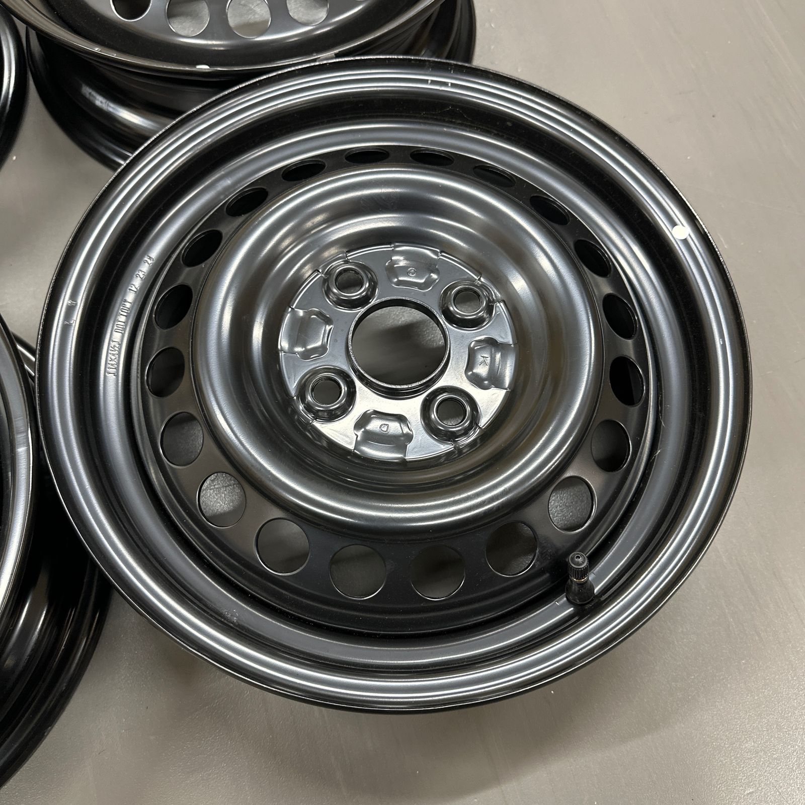 4穴 14インチ 4.5J ダイハツ ムーヴキャンバス 純正 スチールホイール