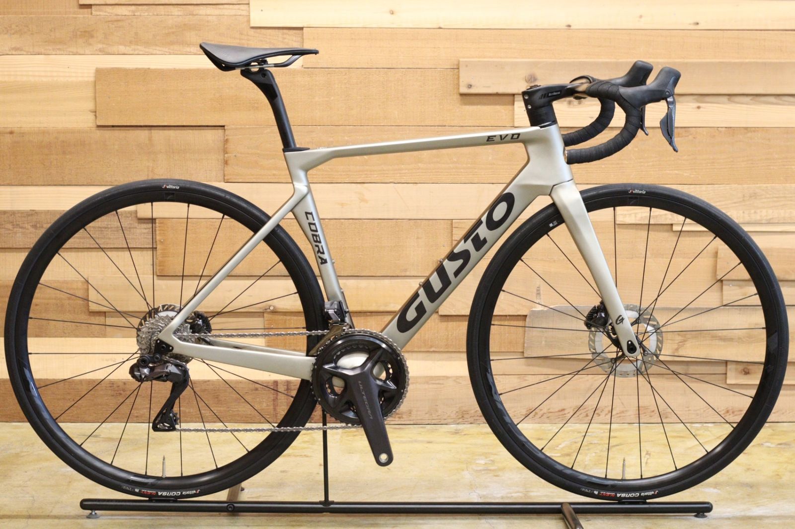 グスト GUSTO コブラ エヴォ COBRA EVO 2024 Mサイズ シマノ アルテグラ R8170 Di2 12S カーボン ロードバイク 【立川店】