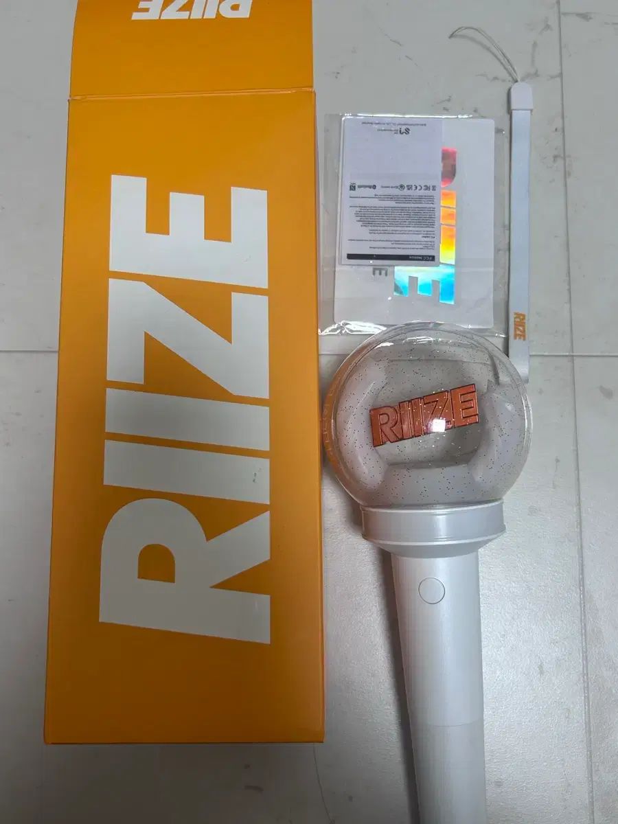 在庫処分)RIIZE（ライズ）応援棒 ラブ棒