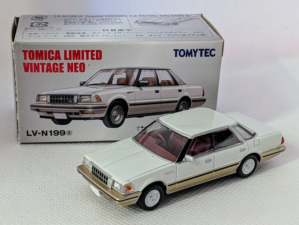 トミーテック TOMICA LIMITED VINTAGE NEO トヨタ クラウン ハードトップ3.0 ロイヤルサルーンG(85年式)(パールホワイト/ゴールド) LV-N199a