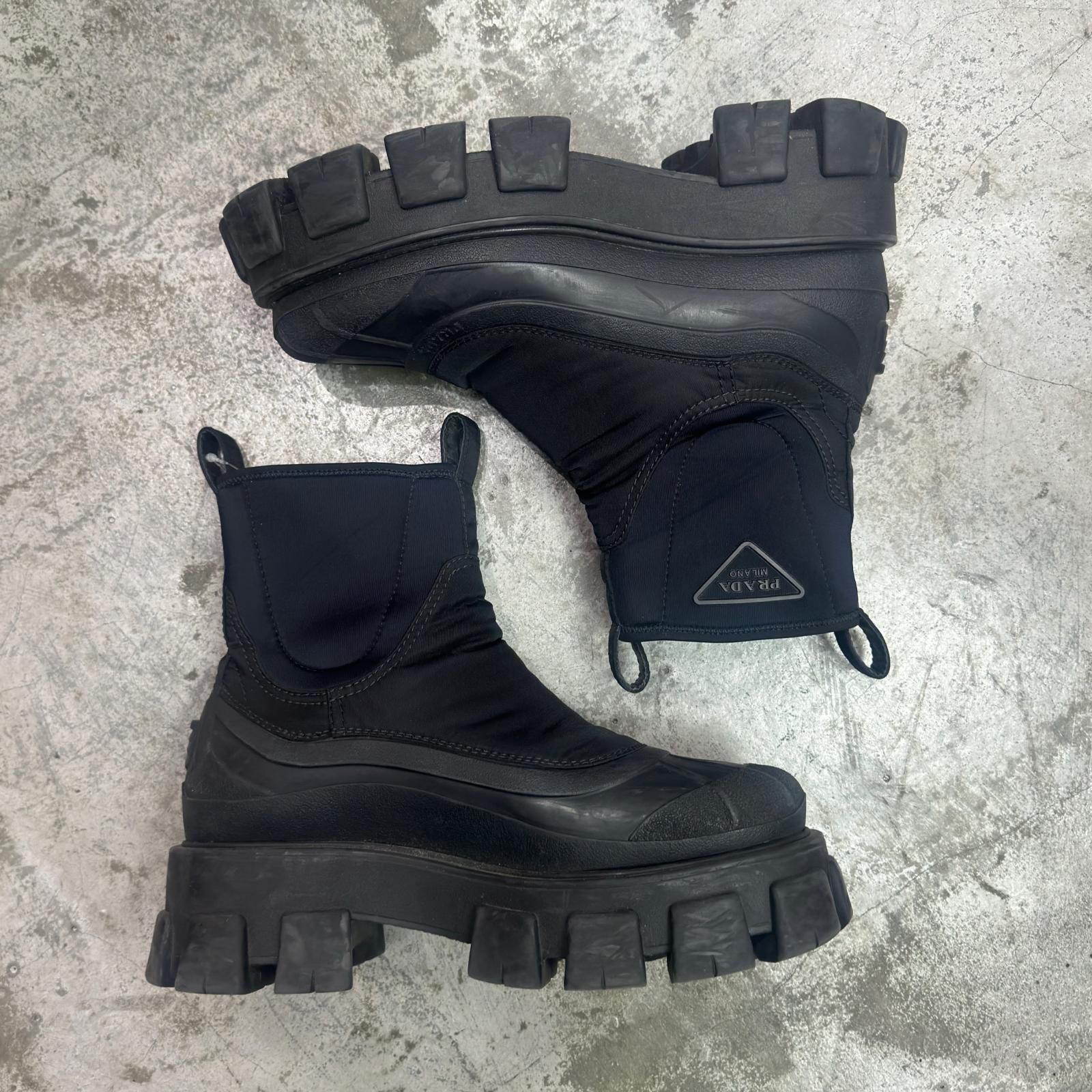 PRADA モノリス ギャバジン チェルシーサイドゴアブーツ Re-Nylon 