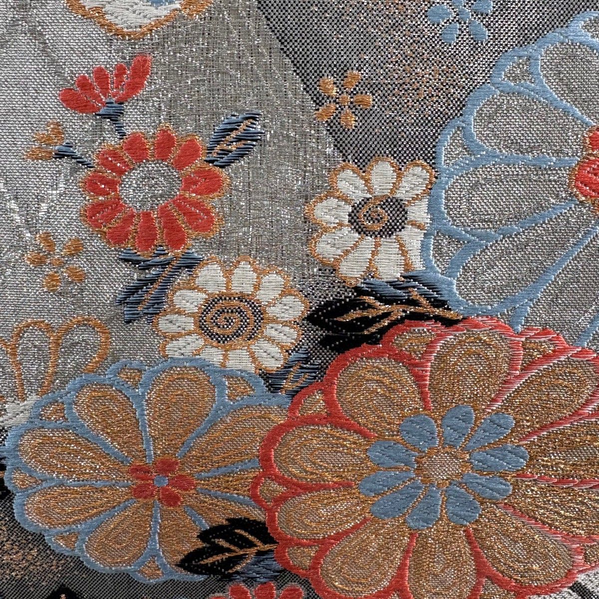 在庫一掃】 【美品】 袋帯 秀品 振袖向き 菊 蝶 金銀糸 箔 銀色 六通