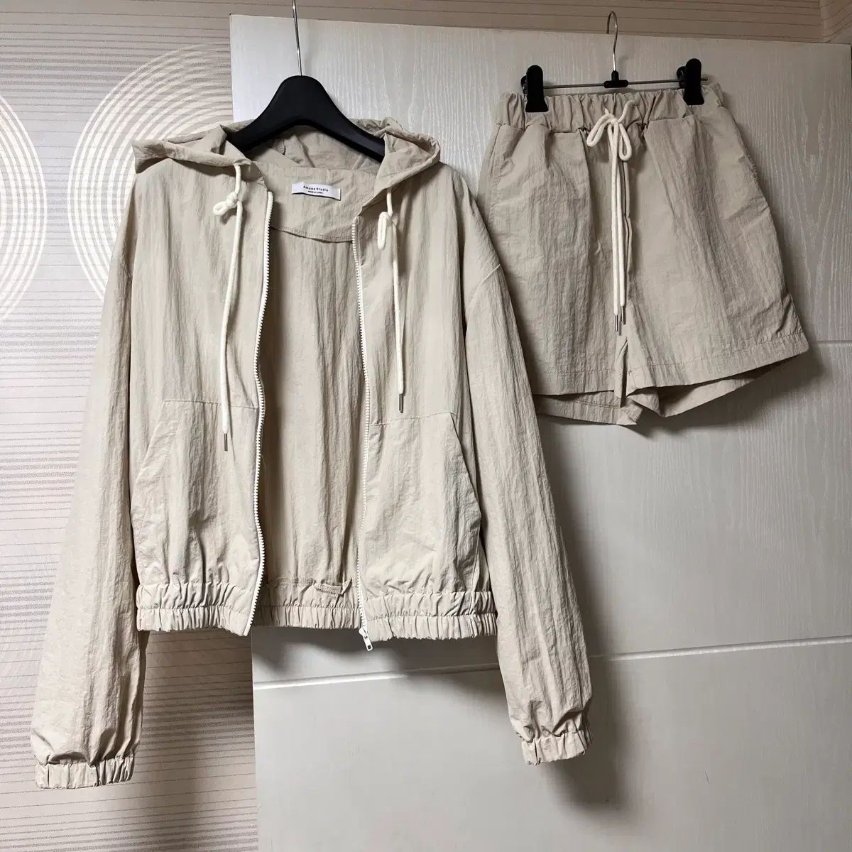 フード ウィンドブレーカー ハーフパンツ セット 新品