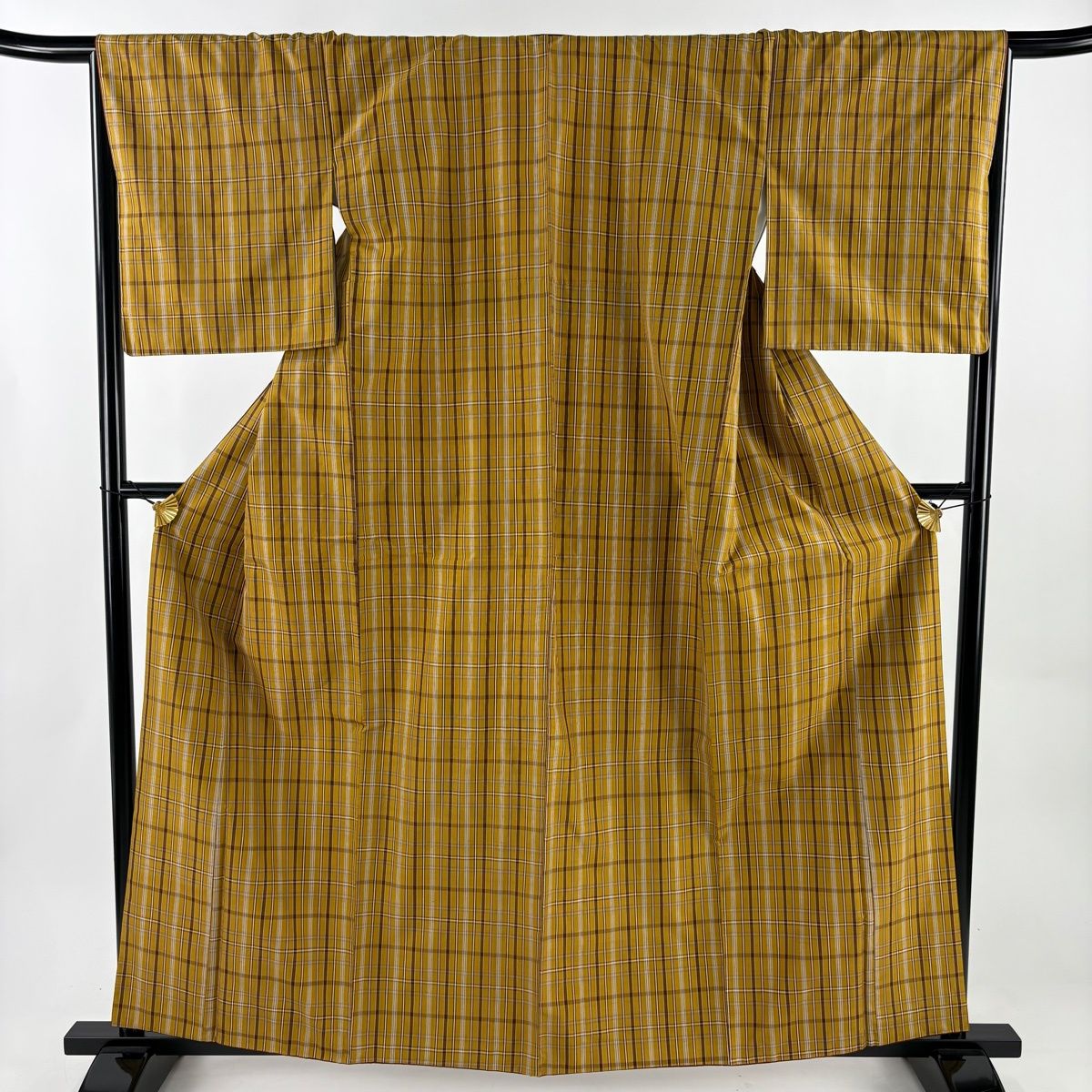 【在庫一掃】 【美品】 紬 身丈161cm 裄丈67.5cm L 袷 格子 山吹茶色 正絹 逸品 【中古】