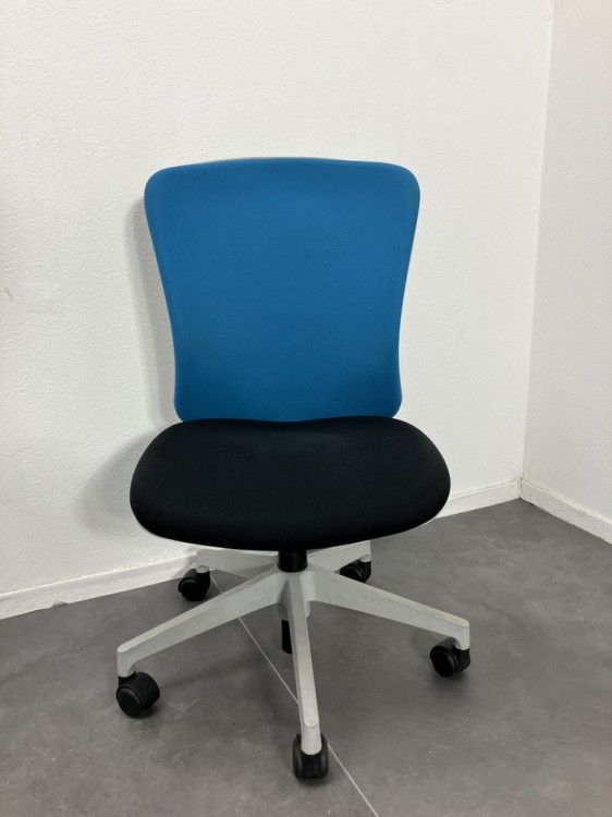 【中古品】イナバ バルチェチェア SP1140 ブルー 【中古品】イナバ バルチェチェア SP1140 ブルー