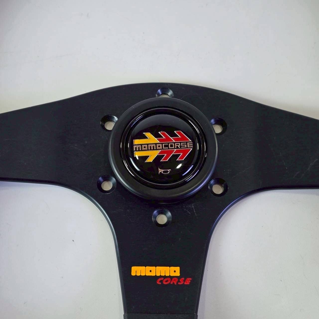 MOMO Corse モモ コルセ レッドステッチ ステアリング ハンドル 直径