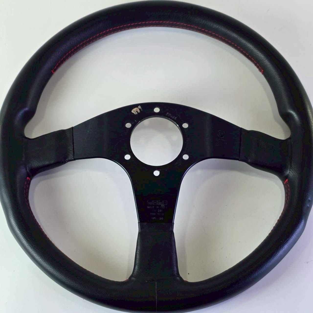 MOMO Corse モモ コルセ レッドステッチ ステアリング ハンドル 直径