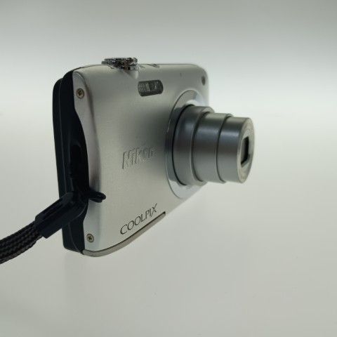 Nikon COOLPIX A100 Silver コンパクトデジタルカメラ /