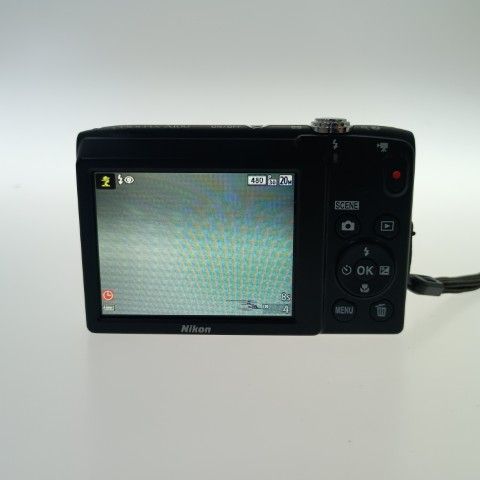 Nikon COOLPIX A100 Silver コンパクトデジタルカメラ /