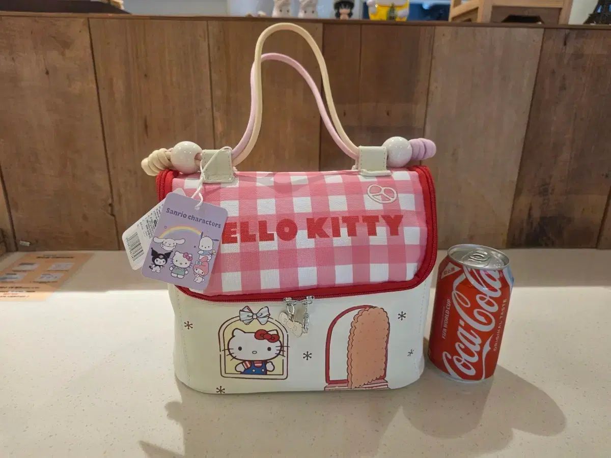 サンリオ ハローキティ 保冷バッグ