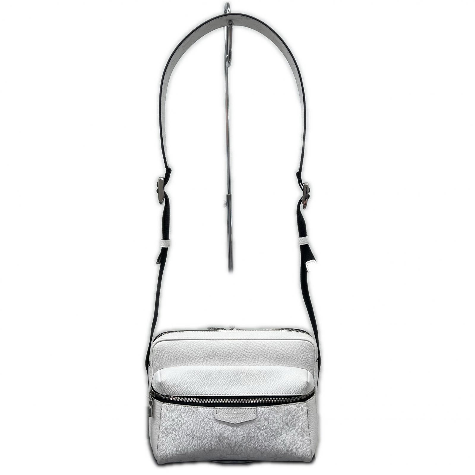 LOUIS VUITTON 美品 ルイヴィトン アウトドア メッセンジャー PM LOUIS VUITTON 美品 ルイヴィトン アウトドア メッセンジャー PM