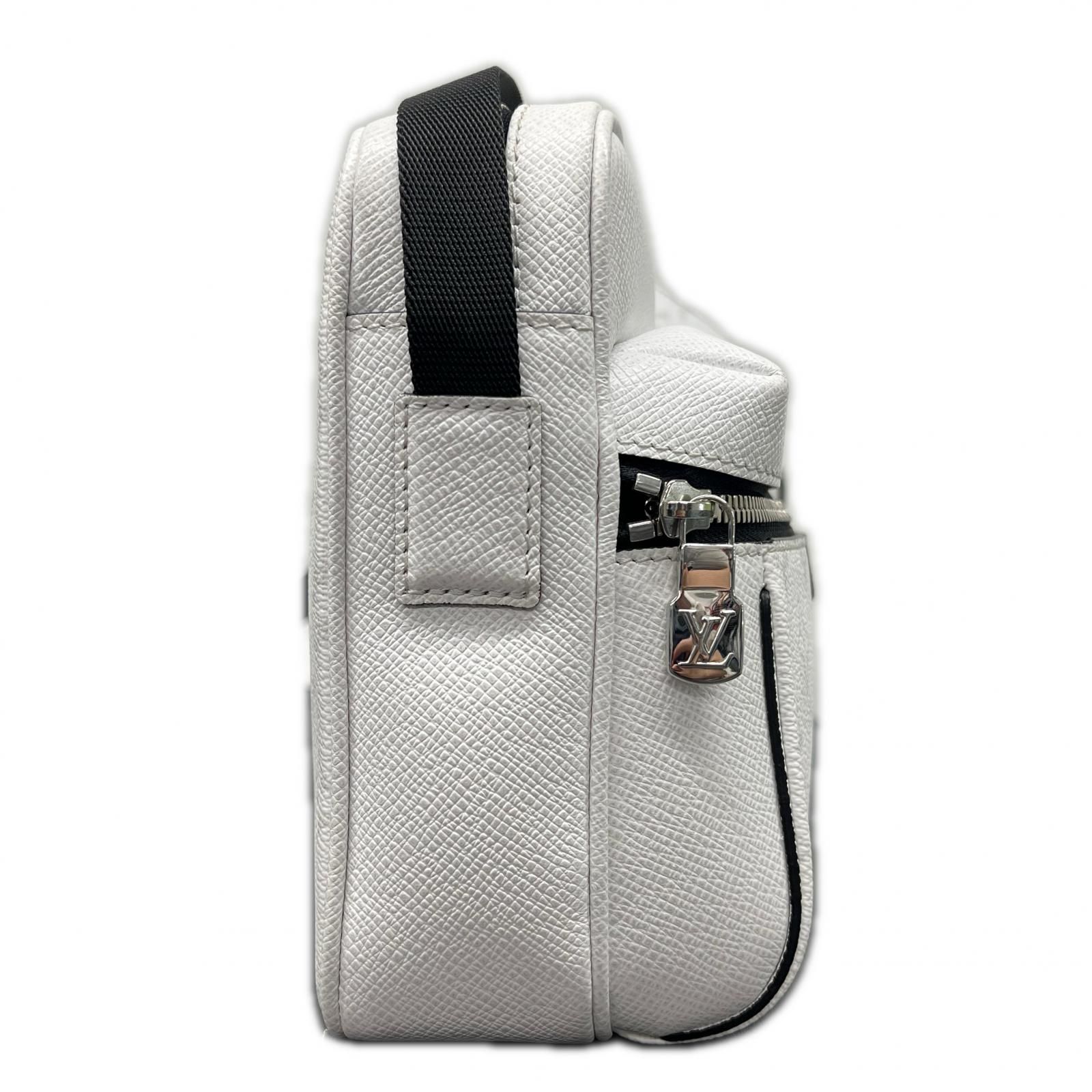 LOUIS VUITTON 美品 ルイヴィトン アウトドア メッセンジャー PM 