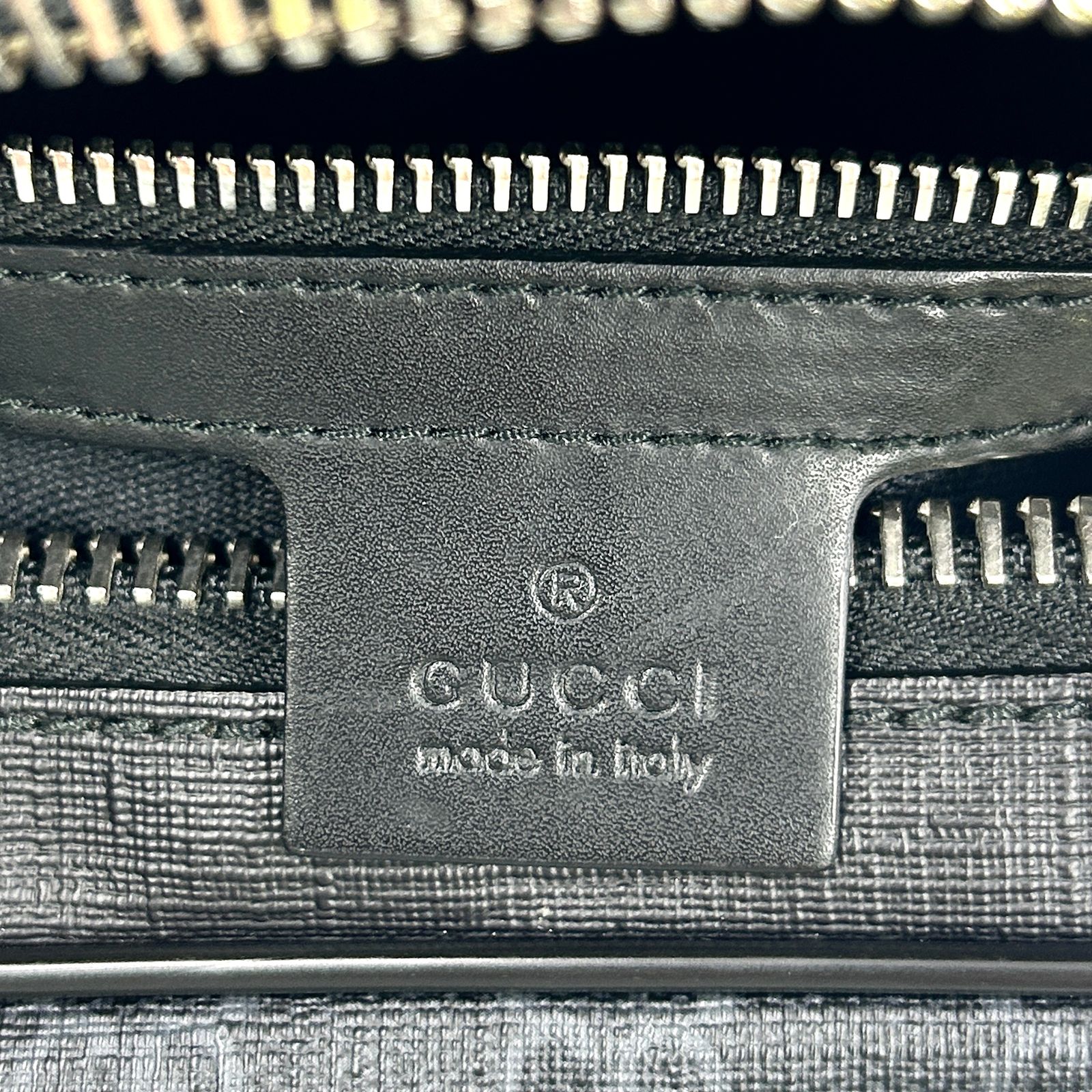 新着 GUCCI GGスプリーム シェリーライン レザー×PVC ブラック ボディバッグ シルバー 474293 新着 GUCCI GGスプリーム シェリーライン レザー×PVC ブラック ボディバッグ シルバー 474293
