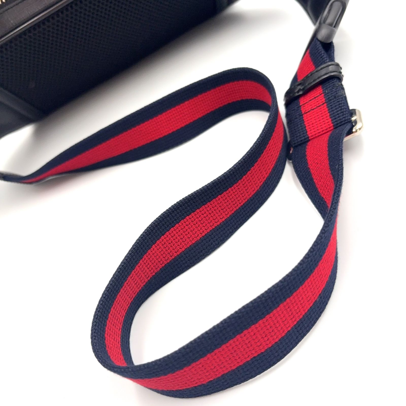 新着 GUCCI GGスプリーム シェリーライン レザー×PVC ブラック ボディバッグ シルバー 474293 新着 GUCCI GGスプリーム シェリーライン レザー×PVC ブラック ボディバッグ シルバー 474293
