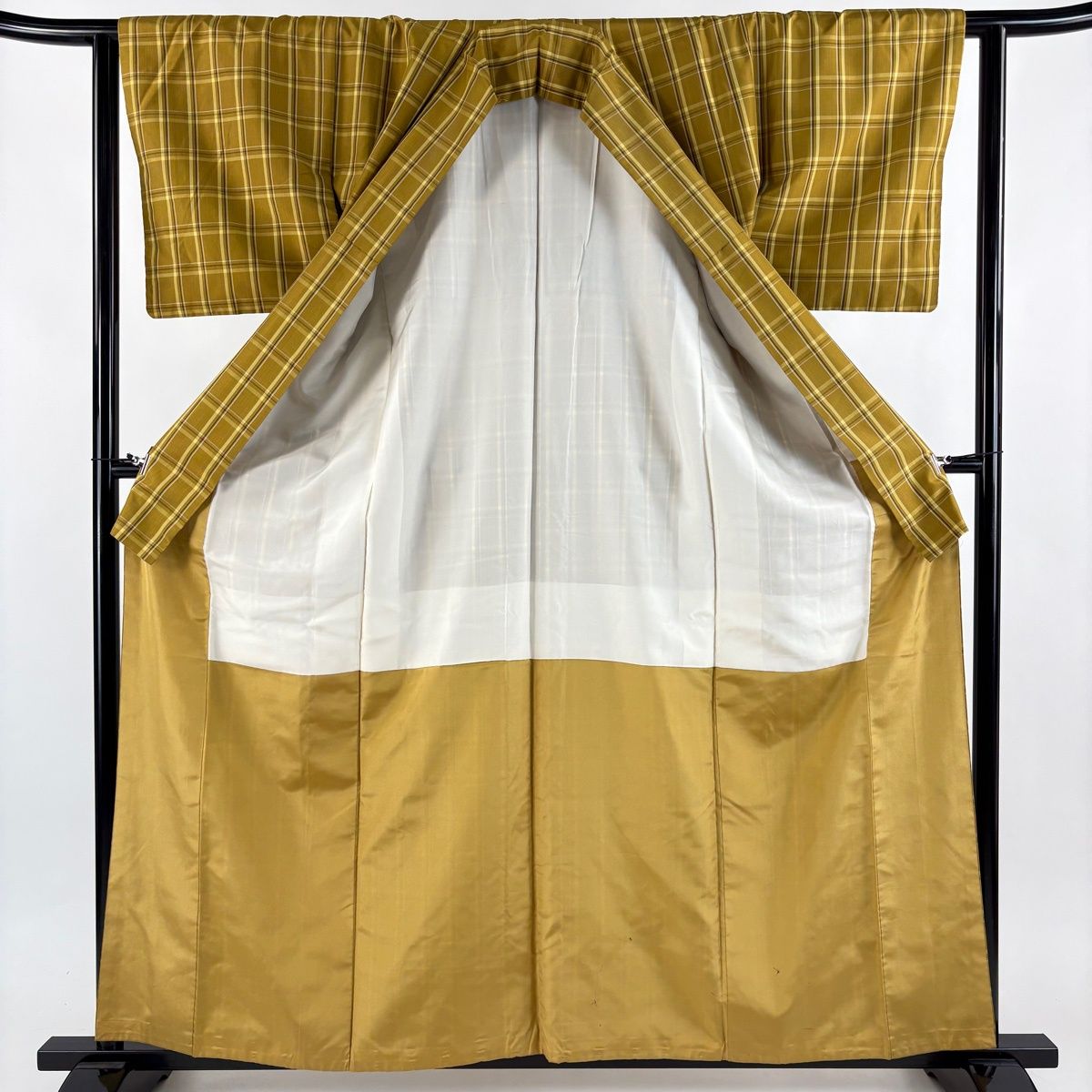 在庫一掃】 紬 身丈160cm 裄丈62.5cm S 袷 縞 格子 山吹茶色 正絹 名品