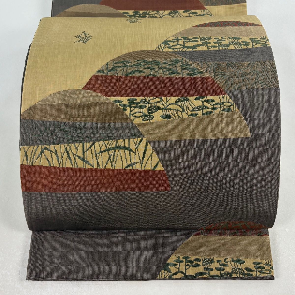 【在庫一掃】 【美品】 袋帯 逸品 木屋太 落款 山なみ 草花 ベージュ 六通 正絹 【中古】