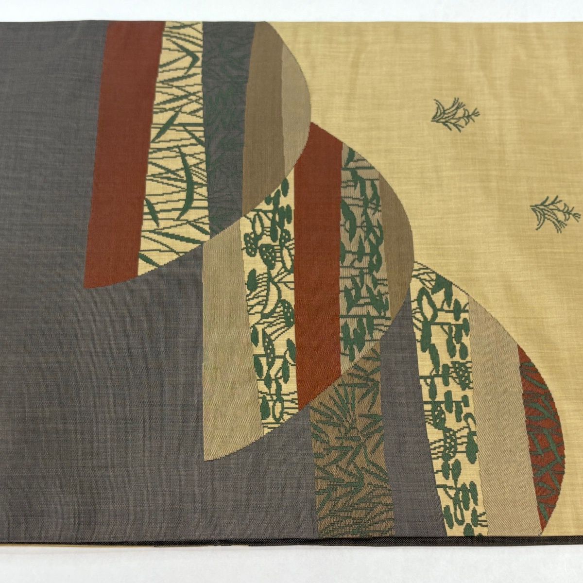 【在庫一掃】 【美品】 袋帯 逸品 木屋太 落款 山なみ 草花 ベージュ 六通 正絹 【中古】