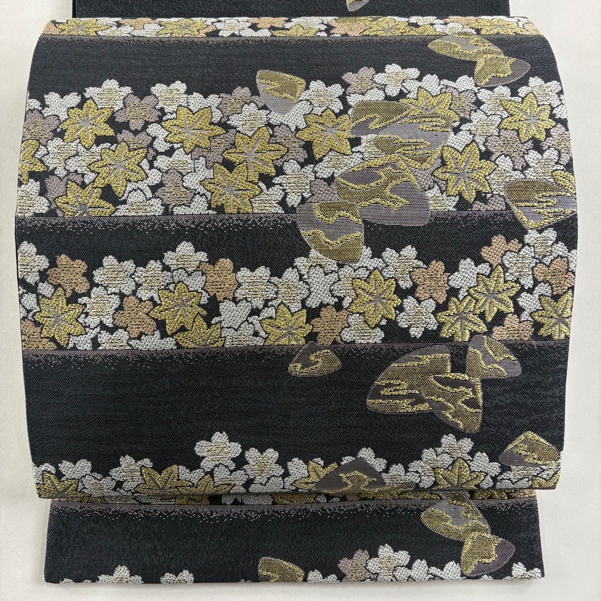 【在庫一掃】 【美品】袋帯 逸品 落款 高杉太 貝合わせ 楓 金糸 刺繍 灰色 六通 正絹 【中古】