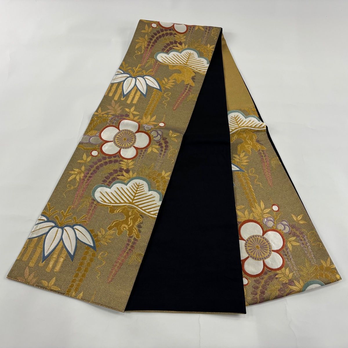 在庫一掃】 袋帯 秀品 振袖向き 松竹梅 藤 金糸 箔 金茶 六通 正絹