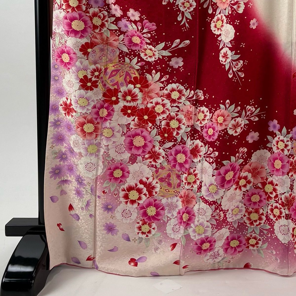 在庫一掃】 振袖 身丈170.5cm 裄丈68cm L 袷 手鞠 草花 銀通し 金彩 赤 在庫一掃】 振袖 身丈170.5cm 裄丈68cm L 袷 手鞠 草花 銀通し 金彩 赤