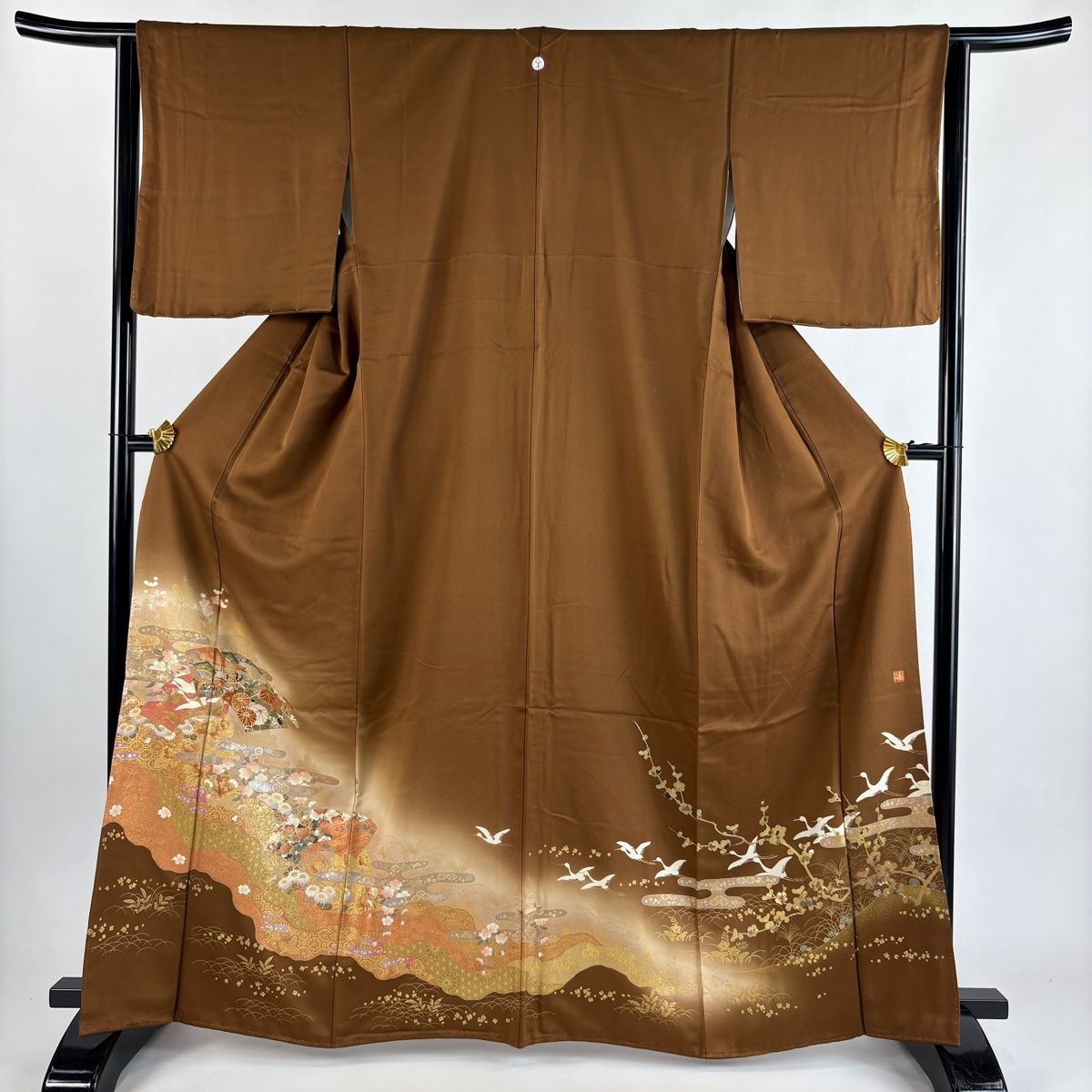 【在庫一掃】 色留袖 身丈163cm 裄丈64cm M 袷 落款 扇面 鶴 金銀彩 ぼかし 茶色 正絹 逸品 一つ紋 【中古】