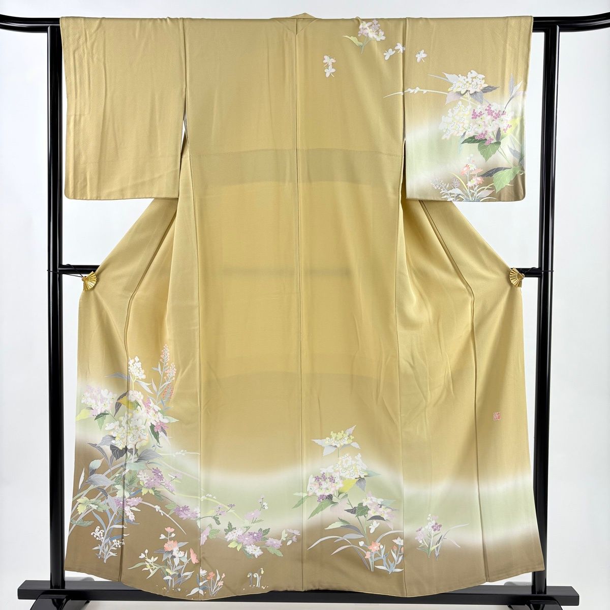 【在庫一掃】 訪問着 身丈156cm 裄丈62.5cm S 袷 坂井修 落款 草花 染め分け ぼかし 黄土色 正絹 逸品 【中古】