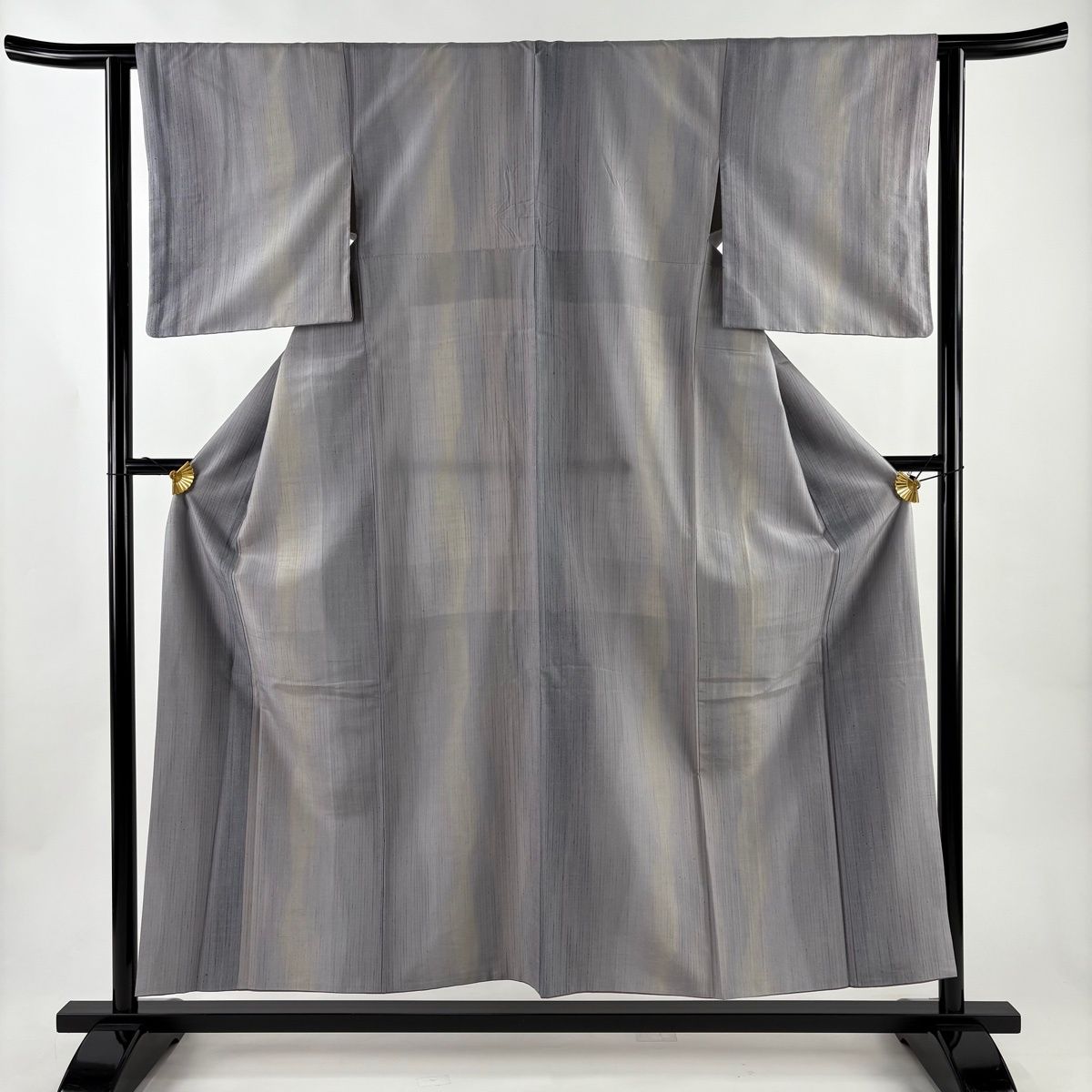 【在庫一掃】 【美品】 紬 身丈155cm 裄丈62.5cm S 袷 紅琉粋 鈴乃屋 縞 縦ぼかし 灰紫 正絹 逸品 【中古】 7,949円