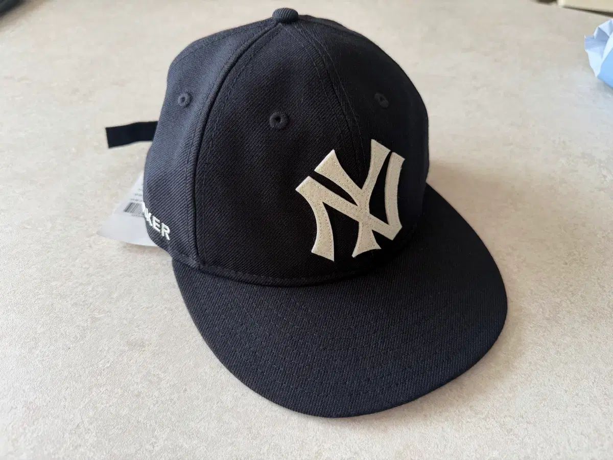 新品) NEW ERA x BEAKER コラボ NEW YORK YANKEES ベースボールキャップ
