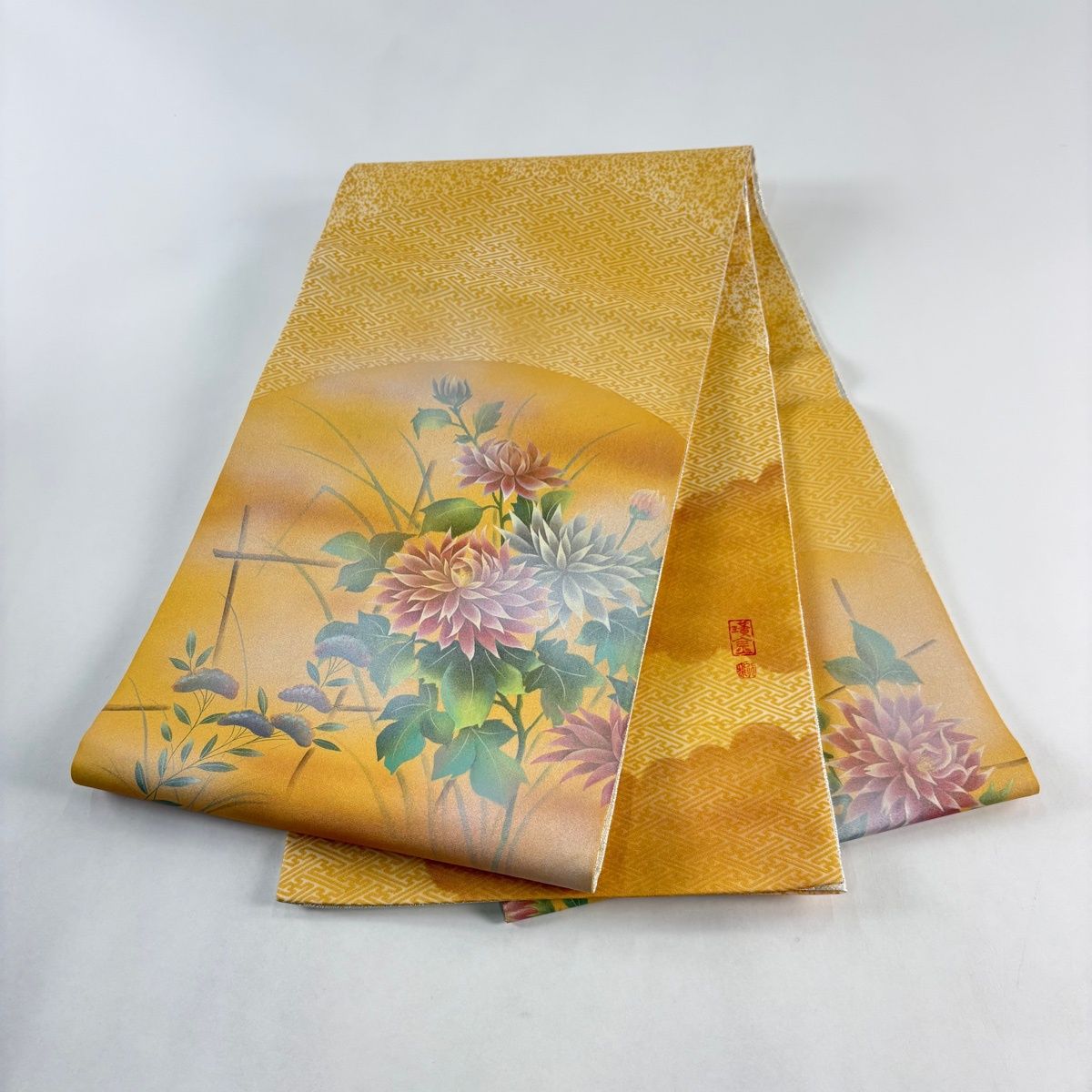 在庫一掃】 【美品】 袋帯 秀品 落款 草花 紗綾形 金彩 山吹色 お太鼓