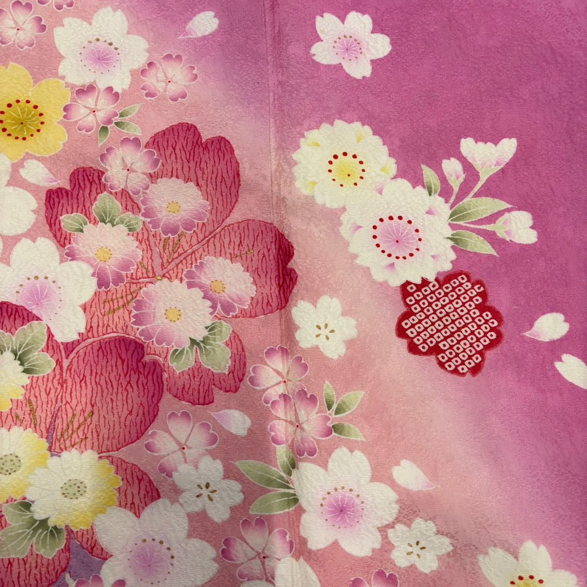 【振袖フルセット】身丈163.5cm 裄丈69cm 桜 手鞠 金彩 ぼかし 赤 振袖フルセット】身丈163.5cm 裄丈69cm 桜 手鞠 金彩 ぼかし 赤 【公式