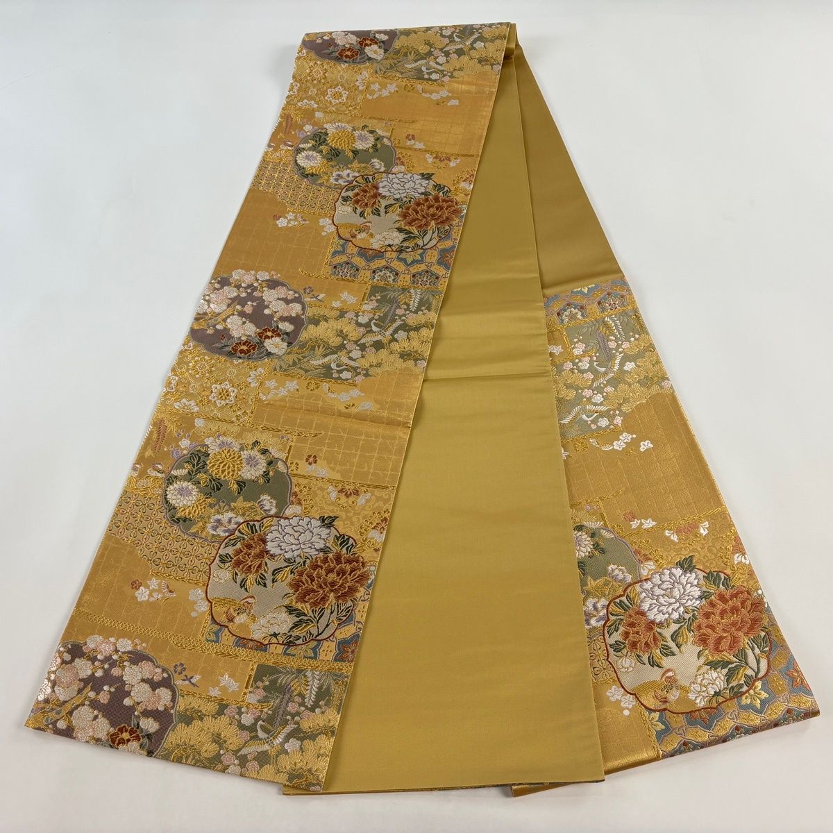 袋帯　六通　牡丹　ゴールド　美品 在庫一掃】 【美品】 袋帯 逸品 落款 証紙 市田ひろみ 牡丹 鴛鴦 金糸